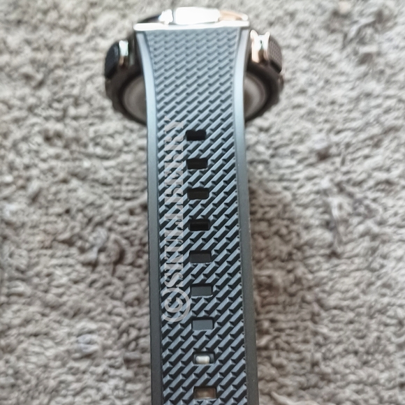 CASIO G-SHOCK GM110 (Metal Bezel-Black Color) - Picture 5 of 7